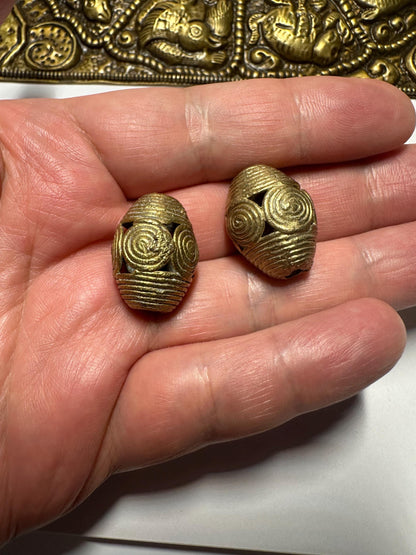 Handmade Ashanti Brass Oval Beads: African Jewelry Design