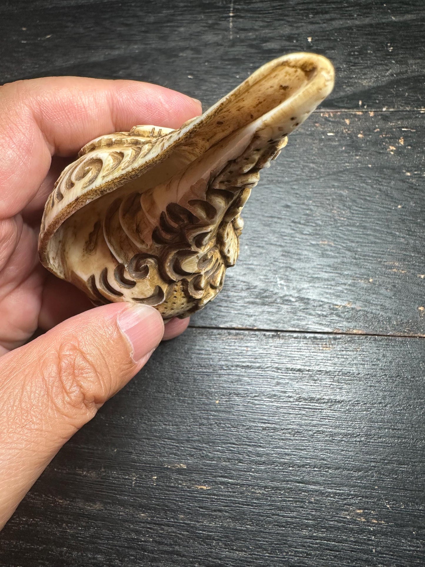 Hand-Carved Mahakala Conch Shell Trumpet | Tibetan Buddhist Ritual Horn | 4.8 Antique-Style Shell from Nepal