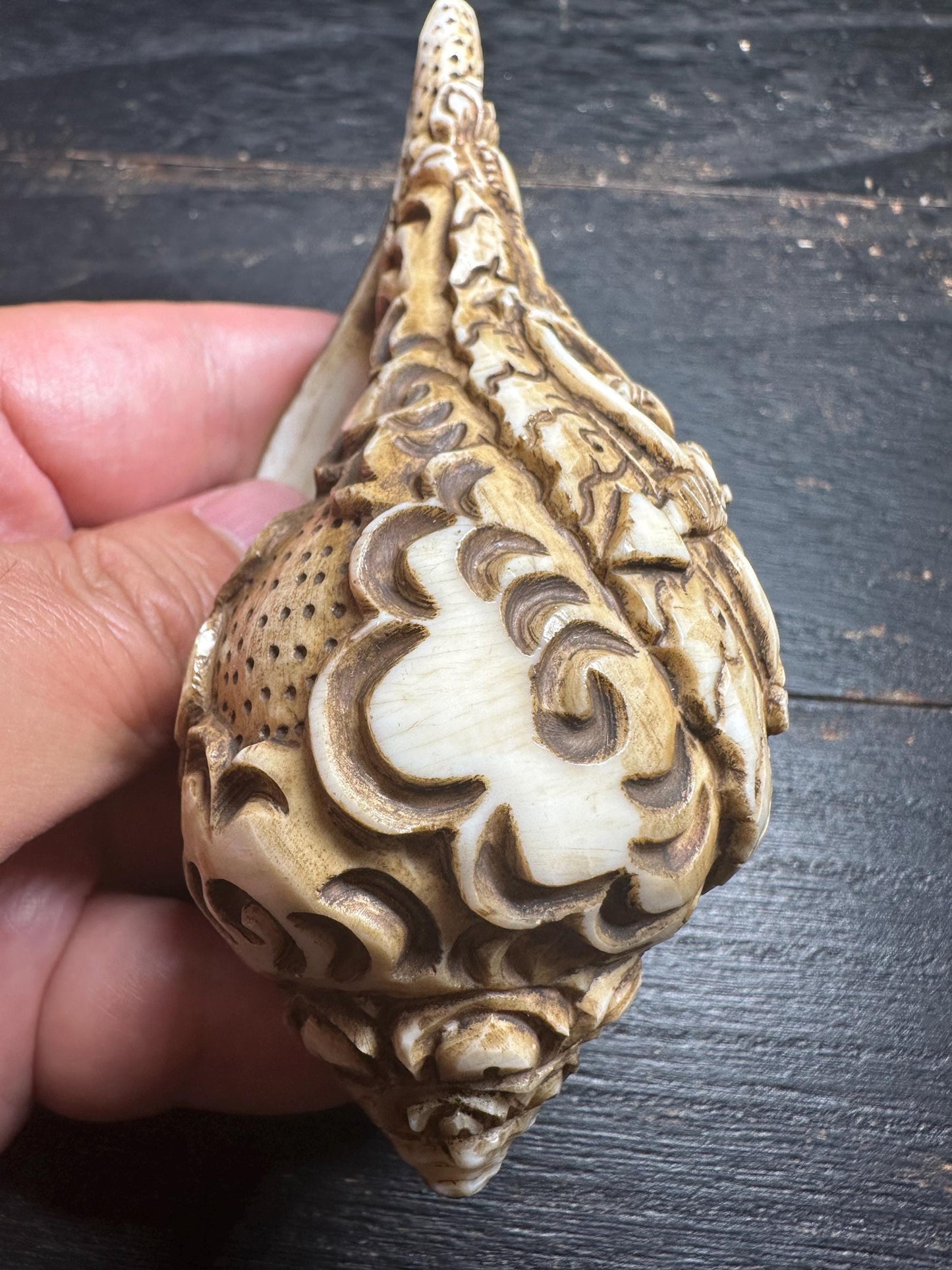 Hand-Carved Mahakala Conch Shell Trumpet | Tibetan Buddhist Ritual Horn | 4.8 Antique-Style Shell from Nepal