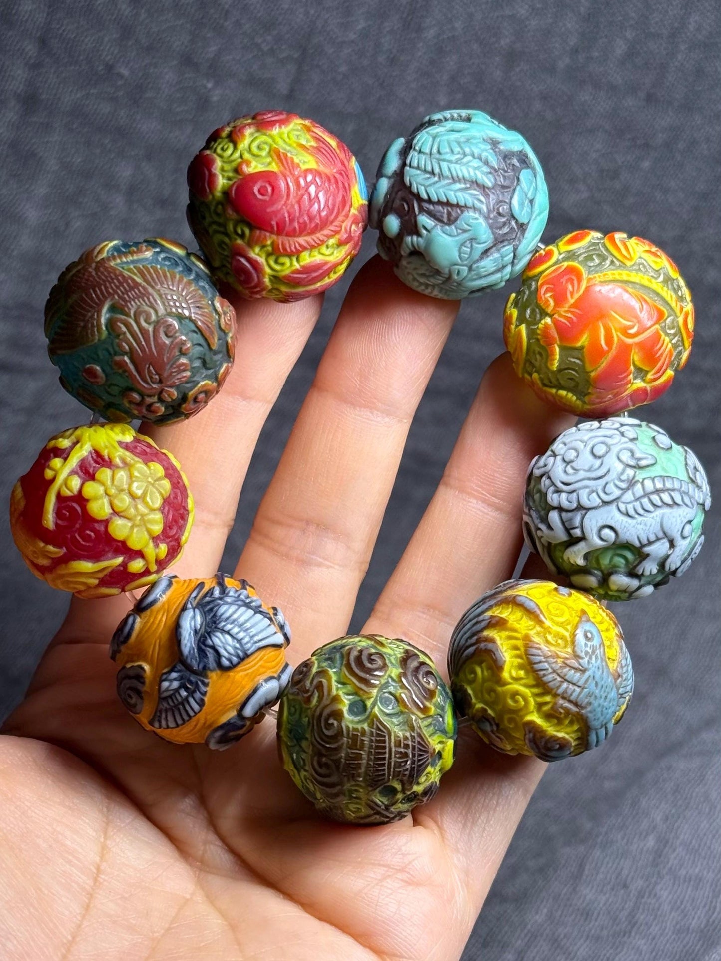 Vintage Peking Carved Glass Beads(25mm)  Lampwork Beads with Floral & Animal Designs