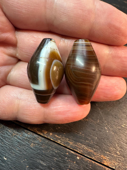 Himalayan Banded Agate Olive Beads: Natural Brown and White（set of 2）