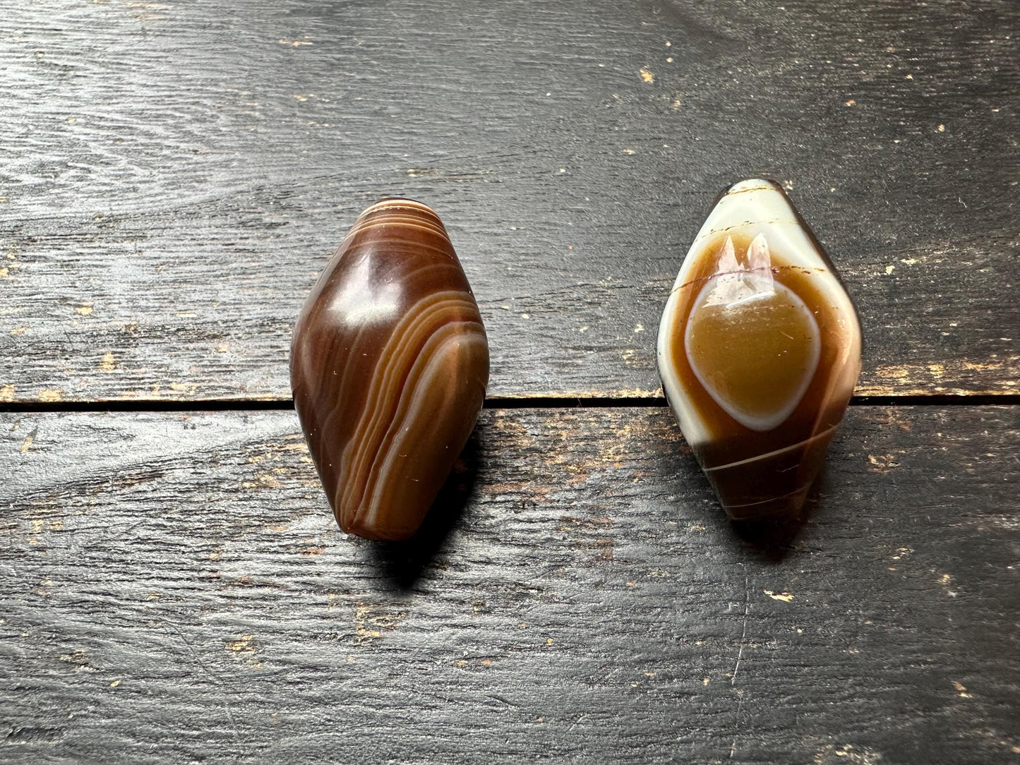 Himalayan Banded Agate Olive Beads: Natural Brown and White（set of 2）