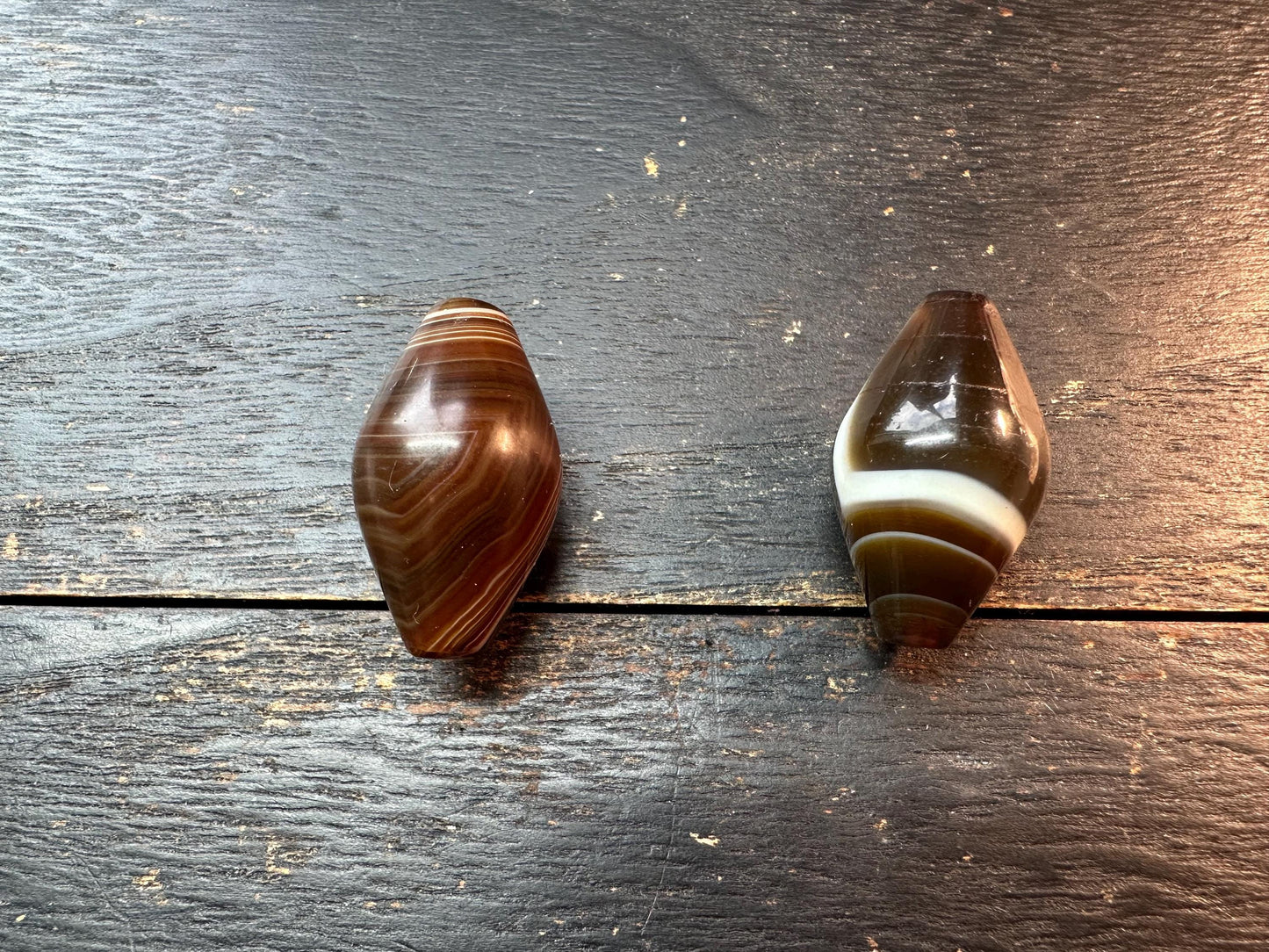 Himalayan Banded Agate Olive Beads: Natural Brown and White（set of 2）