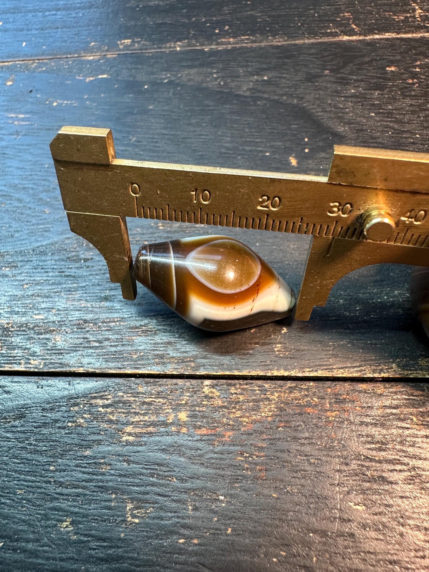 Himalayan Banded Agate Olive Beads: Natural Brown and White（set of 2）