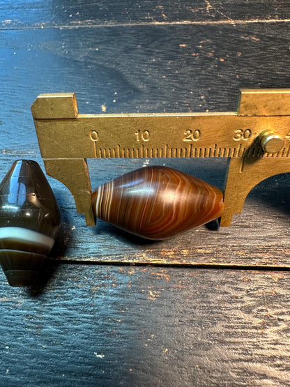 Himalayan Banded Agate Olive Beads: Natural Brown and White（set of 2）